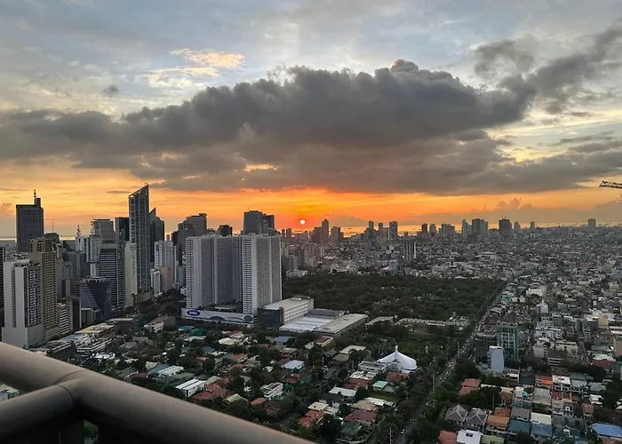 Apartment Homestyle Rare Find Corner With 2 Balconies In The Gramercy Residences *